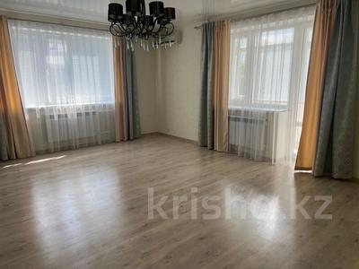 Продажа квартир в Актюбинской обл.: 4-комнатная квартира · 132 м² · 2/5 этаж, мкр. Алтын орда, Молдагуловой — Молдагуловой за 47 млн 〒 4-комнатная квартира · 132 м² · 2/5 этаж, мкр. Алтын орда, Молдагуловой — Молдагуловой за 47 млн 〒 в Актобе