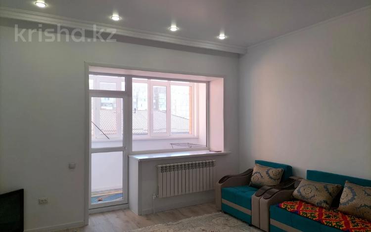 3-комнатная квартира, 93 м², 4/4 этаж, мкр Юго-Восток, Университетская за 39.5 млн 〒 в Караганде, Казыбек би р-н — фото 2