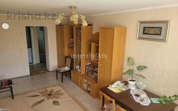 2-комнатная квартира · 72 м² · 2/4 этаж, мкр. Зачаганск пгт, :: Жангирхана 69 за 135 000 ₸ в Уральске — фото 2