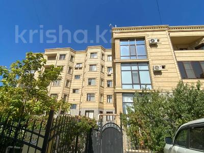 3-комнатная квартира, 100 м², 4/5 этаж, 15-й мкр 22 за 60 млн 〒 в Актау, 15-й мкр