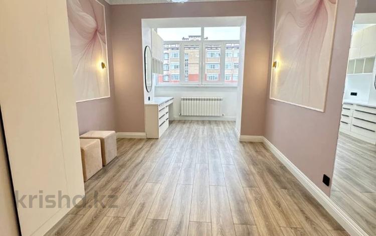 4-комнатная квартира · 133.6 м² · 7/10 этаж, мкр. Алтын орда, алии молдагуловой за 71 млн ₸ в Актобе — фото 10