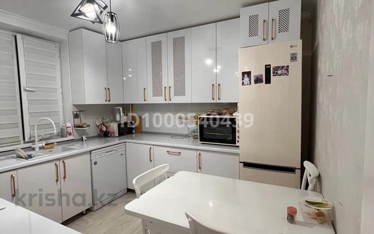 3-комнатная квартира · 72 м² · 4/5 этаж, Кабанбай батыра за 25.5 млн 〒 в Шымкенте — фото 2