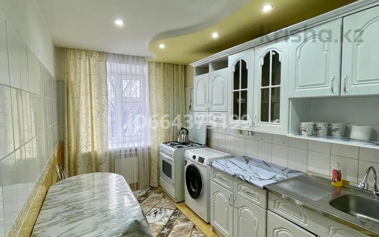 3-бөлмелі пәтер · 120 м² · 4/9 қабат, Абая 108 108 — Универмаг Айтиева Сити центр, документы на проживание от ОУР, бағасы: 25 000 ₸ в Уральске — фото 13