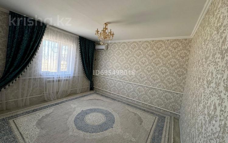 Жеке үй • 5 бөлмелер • 250 м² • 10 сот., Самал 7 коше 65.1 — Угловой, бағасы: 17 млн 〒 в Батыре — фото 4