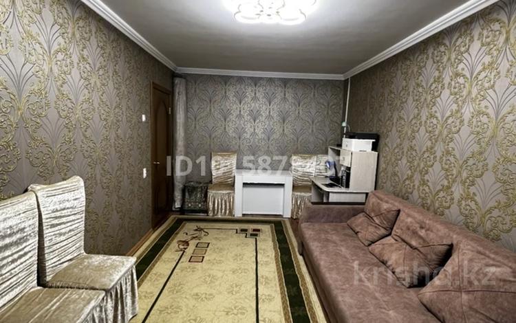 3-комнатная квартира · 62 м² · 3/5 этаж, проспект Абая дом 74 кв 7 за 11.7 млн ₸ в Шахтинске — фото 2