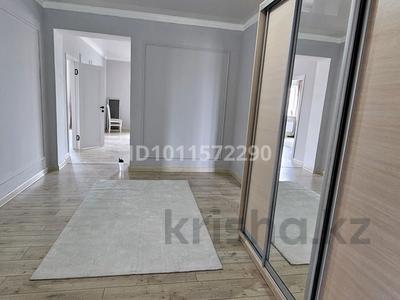 Отдельный дом · 3 комнаты · 230 м² · 10 сот., мкр Кунгей , Жандарбекова 83 — Кәусар магазин за 47 млн 〒 в Караганде, Казыбек би р-н