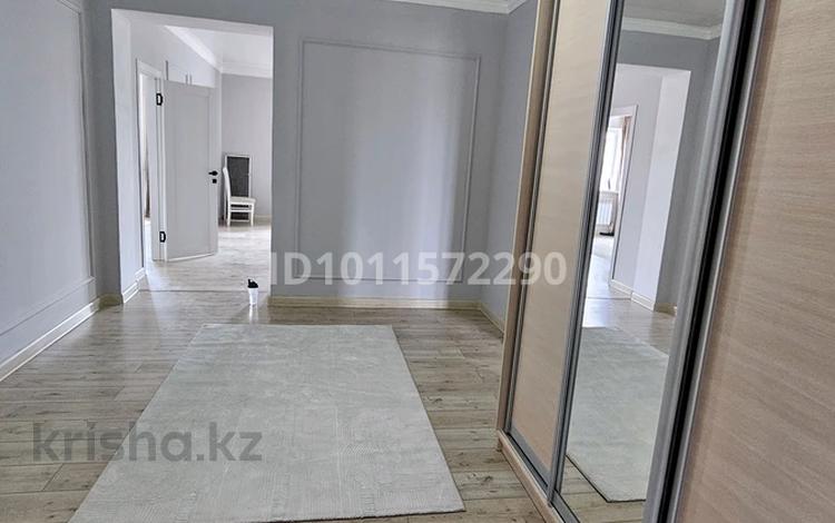 Отдельный дом · 3 комнаты · 230 м² · 10 сот., мкр Кунгей , Жандарбекова 83 — Кәусар магазин за 47 млн 〒 в Караганде, Казыбек би р-н — фото 3