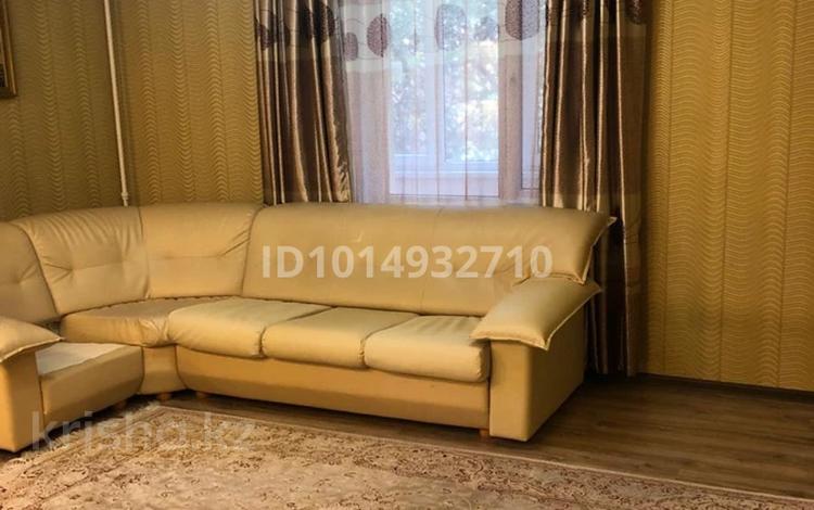 2-комнатная квартира · 64 м² · 2/12 этаж, мкр Самал-1 18 за 420 000 ₸ в Алматы, Медеуский р-н — фото 2