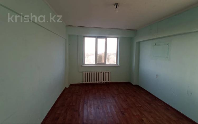 3-бөлмелі пәтер, 90 м², 4/5 қабат ай сайын, Военный городок Улан, бағасы: 100 000 〒 в Талдыкоргане — фото 2