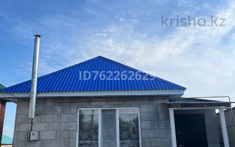 Отдельный дом · 3 комнаты · 80 м² · 8 сот., Тополь в районе посёлк кирпичный 10а за 14 млн ₸ в Актобе, жилой массив Кирпичный — фото 23