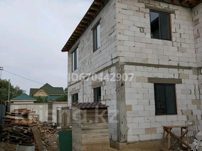 Продажа домов и дачи в Атырауской обл.: Отдельный дом · 6 комнат · 220 м² · 8 сот., мкр Атырау 20 а — Республика за 42 млн 〒 Отдельный дом · 6 комнат · 220 м² · 8 сот., мкр Атырау 20 а — Республика за 42 млн 〒