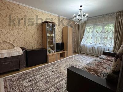 2-комнатная квартира, 58 м², 1/9 этаж, мкр Аксай-1, Толе Би за 28 млн 〒 в Алматы, Ауэзовский р-н