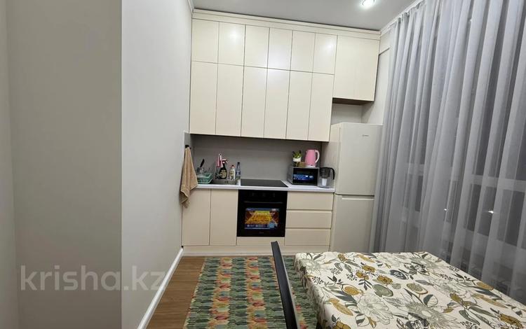 1-бөлмелі пәтер · 45 м² · 10/16 қабат, Утеген батыра 11г, бағасы: 300 000 ₸ в Алматы, Ауэзовский р-н — фото 2