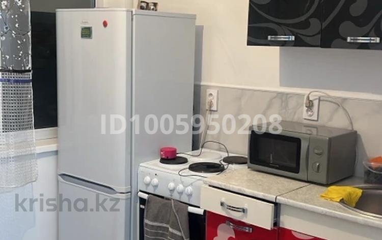 2 комнаты · 58 м² · 7 этаж, мкр Юго-Восток, Республика 16-2 за 45 000 〒 в Караганде, Казыбек би р-н — фото 2