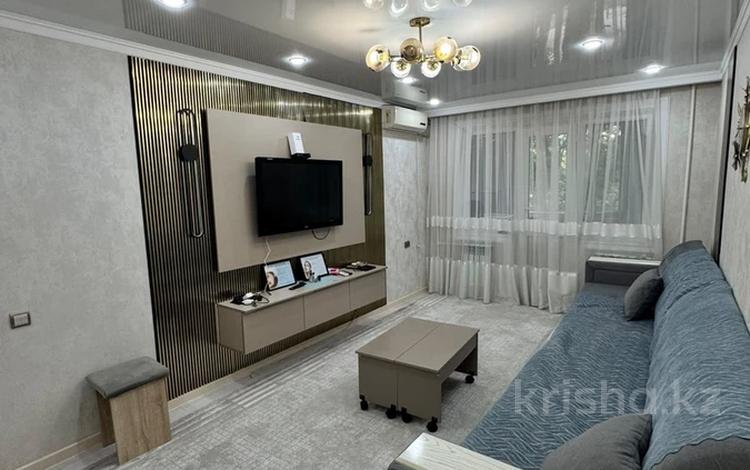 3-комнатная квартира · 58 м² · 3/5 этаж, Туркестанская 2/5 за 240 000 ₸ в Шымкенте — фото 2