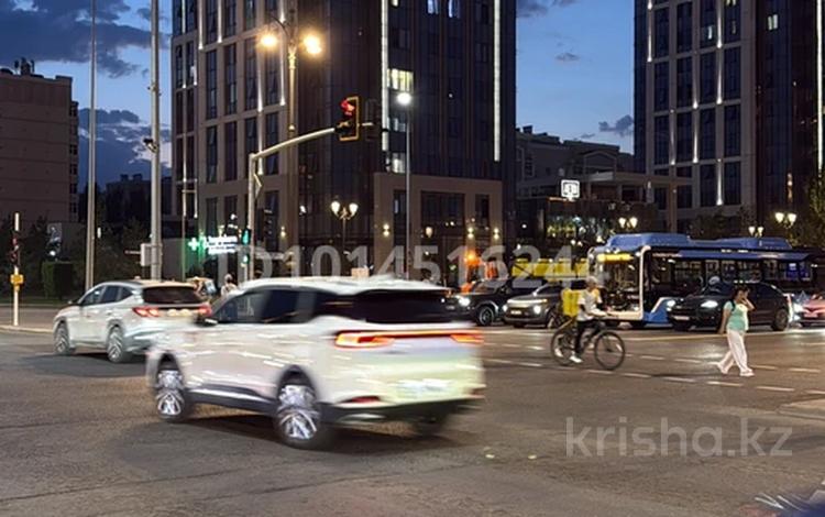2-комнатная квартира · 72 м² · 9/18 этаж, Мангилик Ел 49 за 400 000 ₸ в Астане, Есильский р-н — фото 2