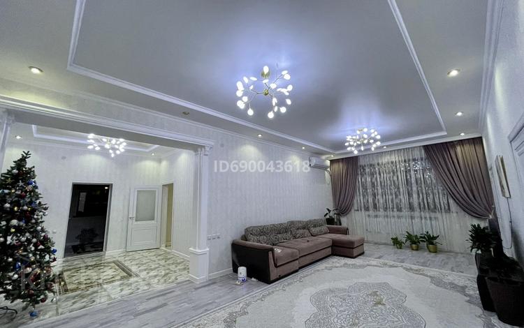 Отдельный дом • 5 комнат • 193 м² • 6 сот., Кадыралиева за 54.9 млн 〒 в Таразе — фото 3
