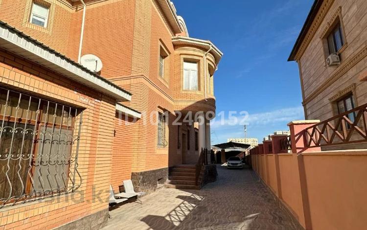 Отдельный дом · 11 комнат · 850 м² · 850 сот., 29-й мкр 136 — Сары базарға қарама қарсы, Риза шоп магазинінің жанындағы бірінші коттедж за 180 млн ₸ в Актау — фото 2
