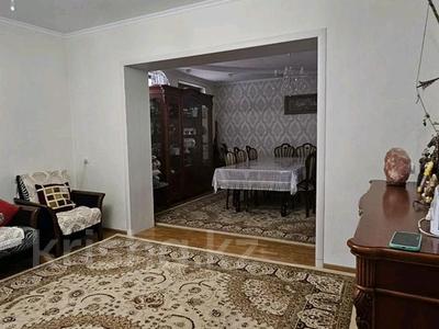 Отдельный дом • 4 комнаты • 190 м² • 4 сот., Макатаева 23 за 45 млн 〒 в Шымкенте, Туран р-н