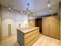 4-комнатная квартира · 303.9 м² · 10/10 этаж, Кабанбай Батыра за 480 млн ₸ в Алматы, Медеуский р-н — фото 5