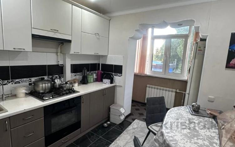 3-бөлмелі пәтер · 70 м² · 2/5 қабат, 11 ш/а., бағасы: 25 млн ₸ в Актобе, мкр 11 — фото 2
