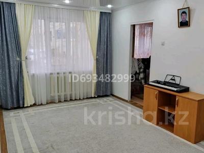 4-бөлмелі пәтер · 68 м² · 1/5 қабат, Жунисова 180 — Дом быта, бағасы: 22 млн ₸ в Уральске, мкр Школьник