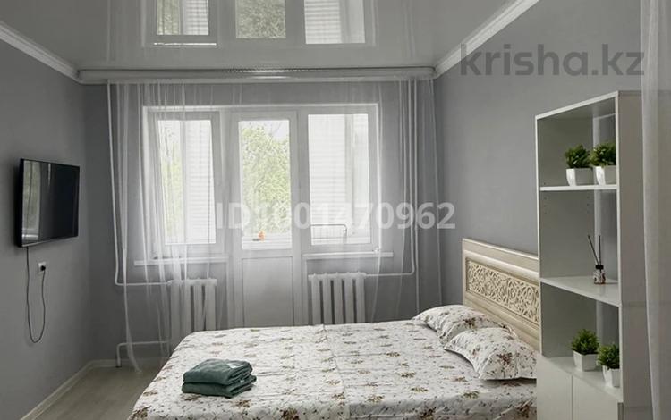 1-комнатная квартира · 50 м² · 3/5 этаж, Аманжолова 162 за 3 000 〒 в Уральске, мкр Школьник — фото 2