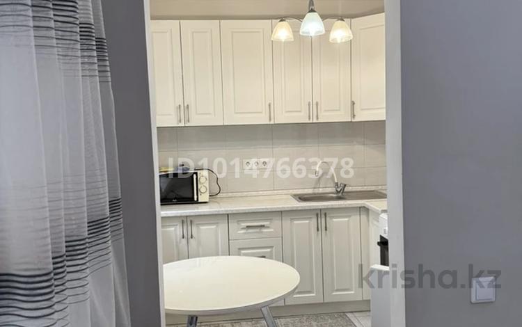 3-комнатная квартира · 60 м² · 4/4 этаж, мкр №5 17 за 57 млн ₸ в Алматы, Ауэзовский р-н — фото 2