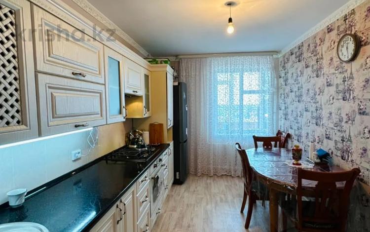 2-комнатная квартира · 61 м² · 8/10 этаж, мкр 12 за 20 млн ₸ в Актобе — фото 4