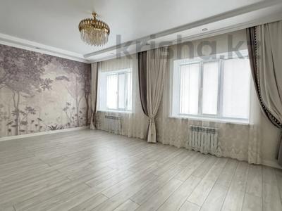 2-бөлмелі пәтер · 90 м² · 4/5 қабат, Алтын орда ш/а. 24 а — ғазиза Жубанова, бағасы: 37.5 млн ₸ в Актобе, мкр. Алтын орда