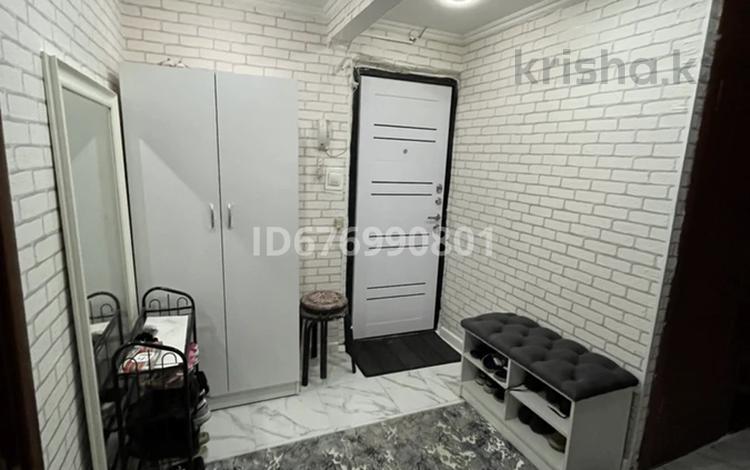 4-комнатная квартира, 79 м², 4/5 этаж, 17-й микрорайон, 17-й микрорайон — Еримбетова Рыскулова за 38 млн 〒 в Шымкенте, Енбекшинский р-н — фото 2