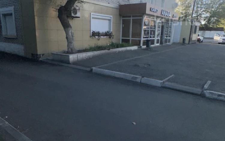 3-комнатная квартира · 58 м² · 3/3 этаж, Дощанова 149 за 150 000 ₸ в Костанае — фото 2