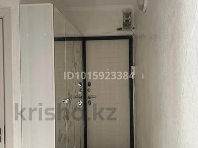 3-бөлмелі пәтер · 67 м² · 4/5 қабат, Акбулак ш/а. 22, бағасы: 15 млн ₸ в Таразе, мкр Акбулак