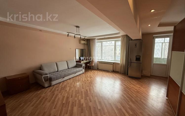 1-бөлмелі пәтер · 5 м², Клачкова — Бухар жырау жарокова, бағасы: 15 000 〒 в Алматы, Бостандыкский р-н — фото 2