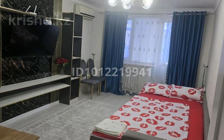2-комнатная квартира · 36 м² · 2/5 этаж, Тулебаева 20 за 15 000 ₸ в  — фото 6