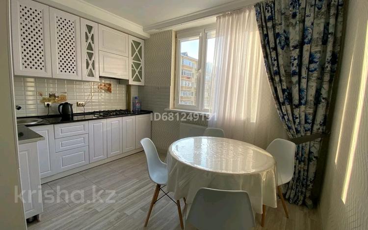 2-комнатная квартира · 65 м² · 2/5 этаж, 17-й мкр 77 за 14 000 ₸ в Актау — фото 10