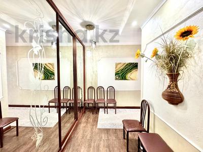 4-бөлмелі пәтер · 140 м² · 8/15 қабат, Малика Габдуллина 7 — Золотой Квадрат, бағасы: 56.8 млн 〒 в Астане, р-н Байконур