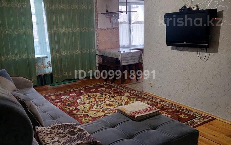 2-бөлмелі пәтер · 50 м² · 3/5 қабат, Казыбек би 120 — Абая - Казыбек би, бағасы: 9 000 ₸ в Таразе — фото 2