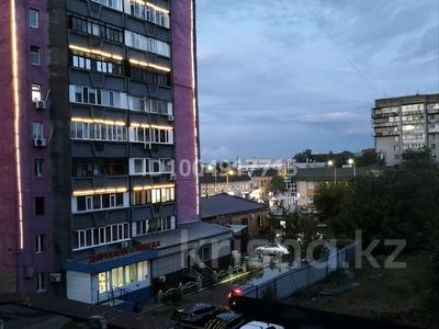 3-комнатная квартира · 66 м² · 4/9 этаж, Шакарима 13 — Казына торговый дом Автовокзал центральный за 15 000 ₸ в Семее