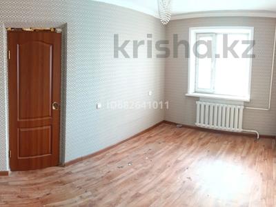 2-комнатная квартира, 54 м², 1/5 этаж, Бозтаева 40Е — Узбекская за 17.5 млн 〒 в Семее