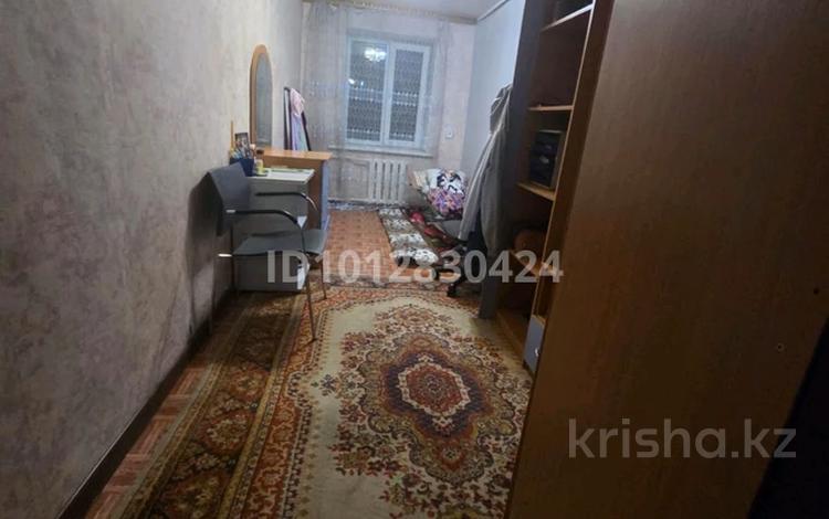 2-комнатная квартира · 40 м² · 2/3 этаж, Титова — Школ, больниц, частных клиник, магазинов и в целом всего необходимого за 18 млн ₸ в  — фото 2