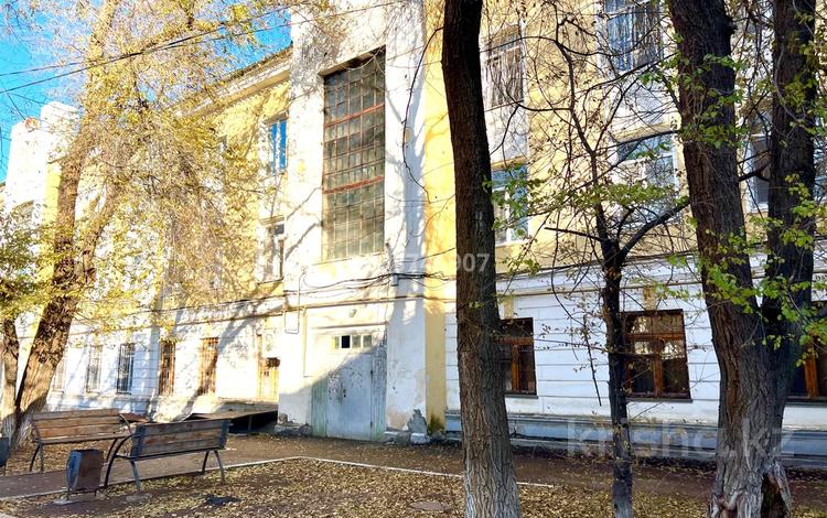 4-бөлмелі пәтер · 101 м² · 3/3 қабат, Назарбаева 216, бағасы: 35 млн ₸ в Уральске — фото 2