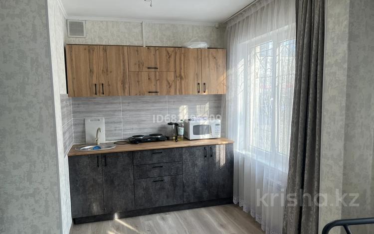 3-комнатная квартира, 75 м², 1/5 этаж помесячно, Мызы 41 — Альшемали за 185 000 〒 в Усть-Каменогорске — фото 2