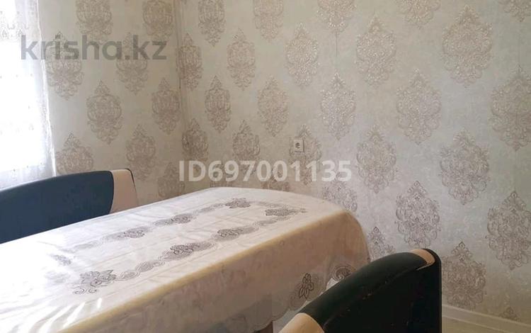 4-бөлмелі пәтер, 90 м², 1/5 қабат, мкр Шанхай 1, бағасы: 16 млн 〒 в Актобе, мкр Шанхай — фото 2