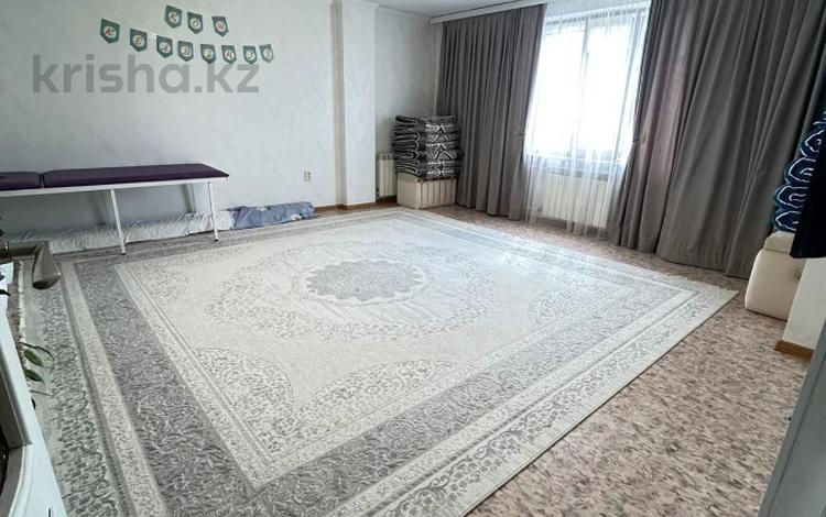 4-комнатная квартира · 112.2 м² · 7/7 этаж, молдагулова за 30.7 млн ₸ в Актобе — фото 2