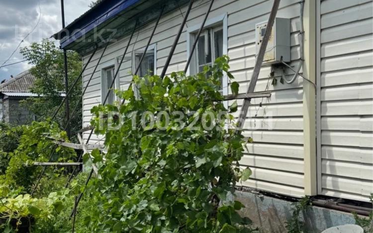 Часть дома · 3 комнаты · 49 м² · 7 сот., Памирская 12 за 14.5 млн 〒 в Усть-Каменогорске — фото 2