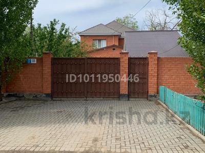 Отдельный дом · 7 комнат · 250 м² · 4.5 сот., ул. Махамбета Утемисова 197 за 75 млн ₸ в Актобе, мкр. Курмыш