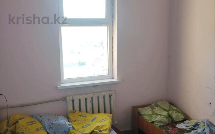 3-комнатная квартира, 70 м², 4/5 этаж, Орынбай Акына 67