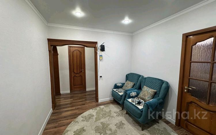 4-бөлмелі пәтер · 82 м² · 3/10 қабат, микрорайон Степной 3 7, бағасы: 31.5 млн ₸ в Караганде, Казыбек би р-н — фото 2