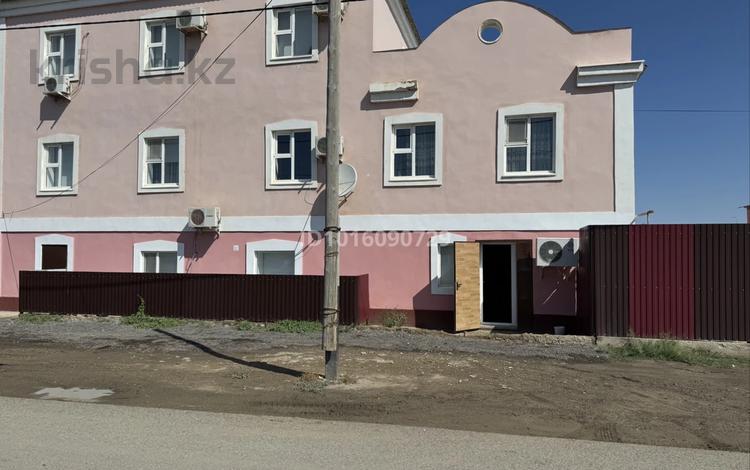2-комнатная квартира · 100 м² · 1/1 этаж, мкр Атырау, Актубек 456 — Ермеккали бигалиева за 150 000 ₸ — фото 2